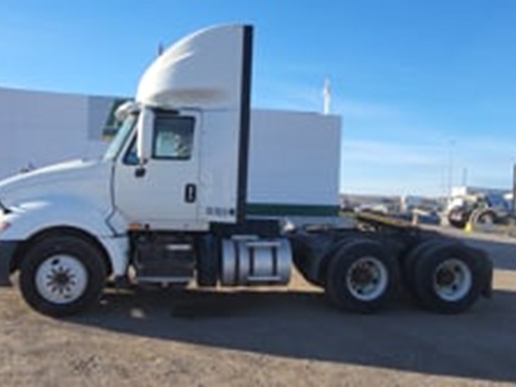 2017-international-prostar-image-5