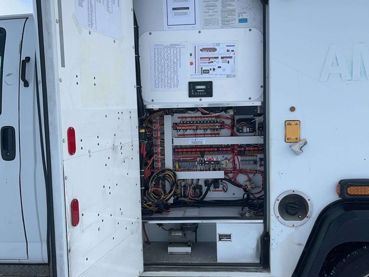 2016-chevrolet-express-s/a-ambulance-image-30