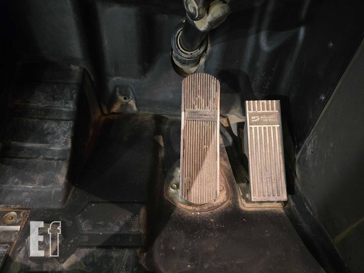 2013-caterpillar-ct660s-image-13