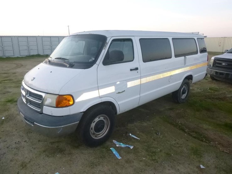 2002-dodge-ram-3500-image-1