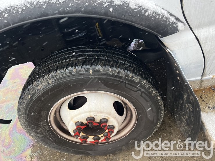 2014-ford-e450-image-12