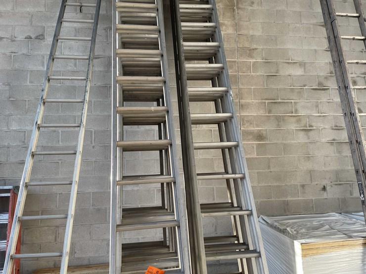 #2778-•-aluminum-extension-ladder-image-3