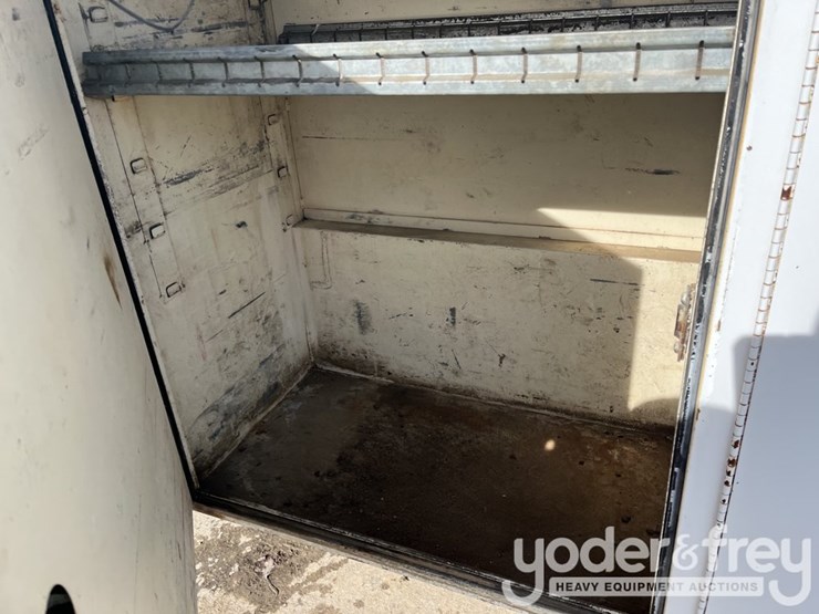 1993-ford-f-super-duty-image-26