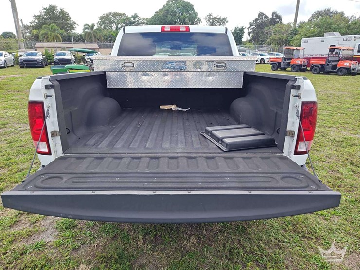 2017-dodge-1500-image-23