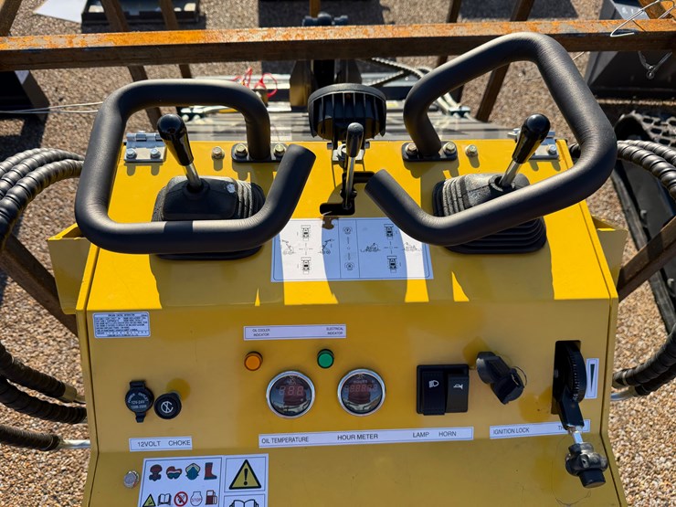 #7814-•-land-honor-lhrt460k1-mini-skid-steer-image-6