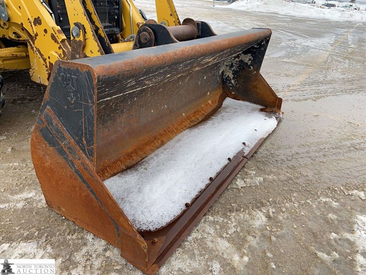 2019-caterpillar-420f2-it-image-12