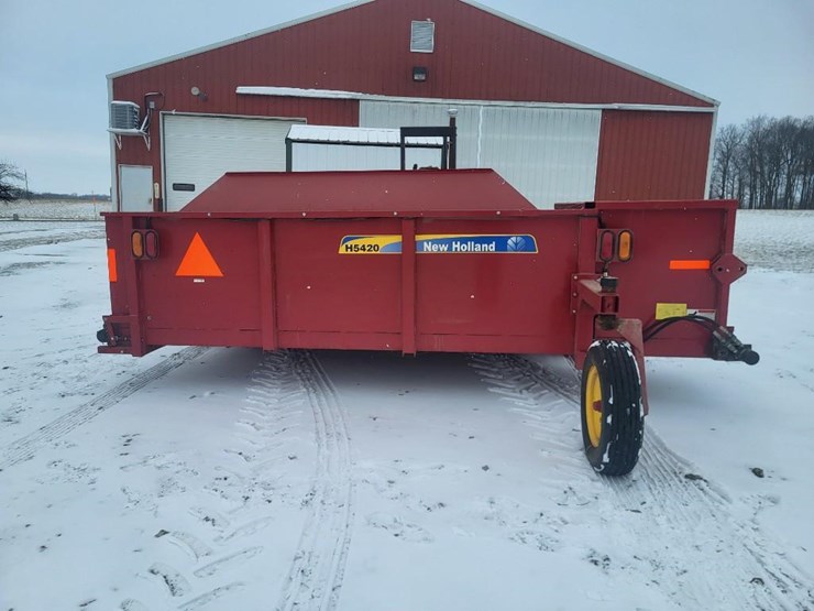 2013-new-holland-h5420-image-4