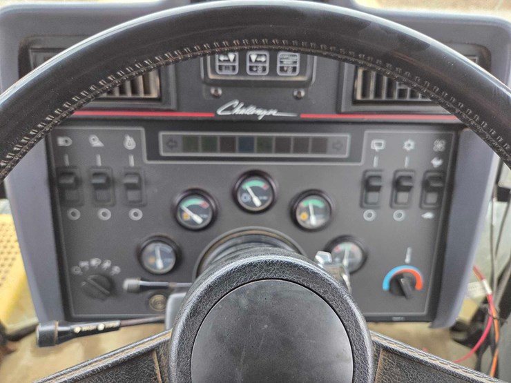 cat-75c-track-tractor-image-39