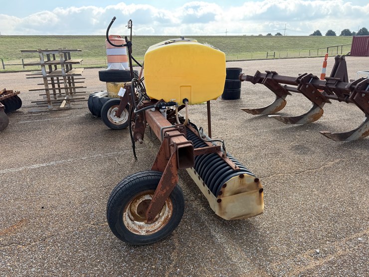 #7744-•-4-row-hooded-sprayer-image-3