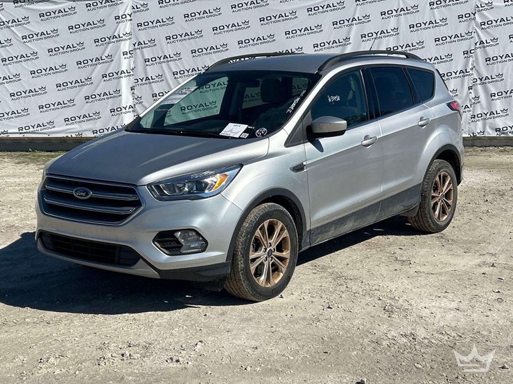 2017-ford-escape-image-1