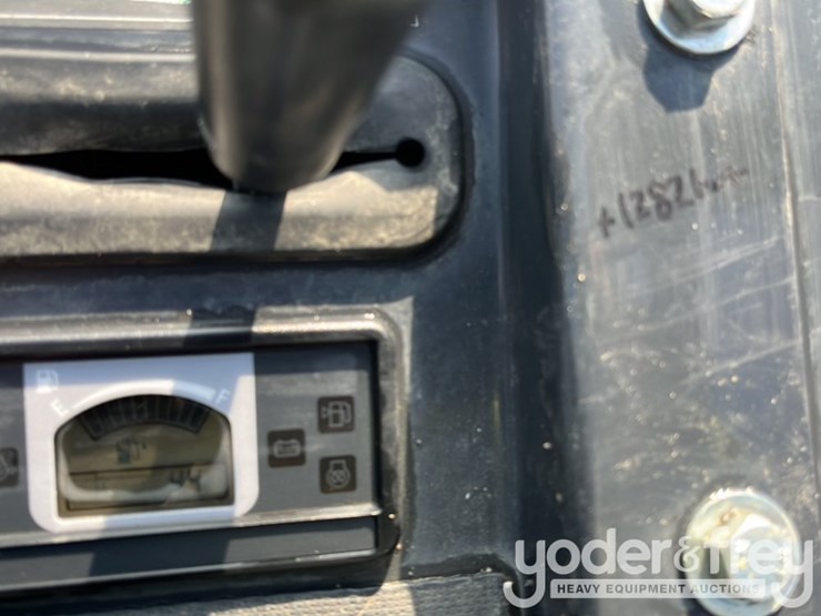 2021-deere-26g-image-35