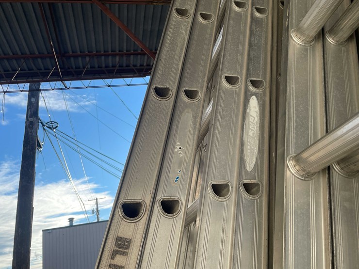 #2776-•-aluminum-extension-ladder-image-3