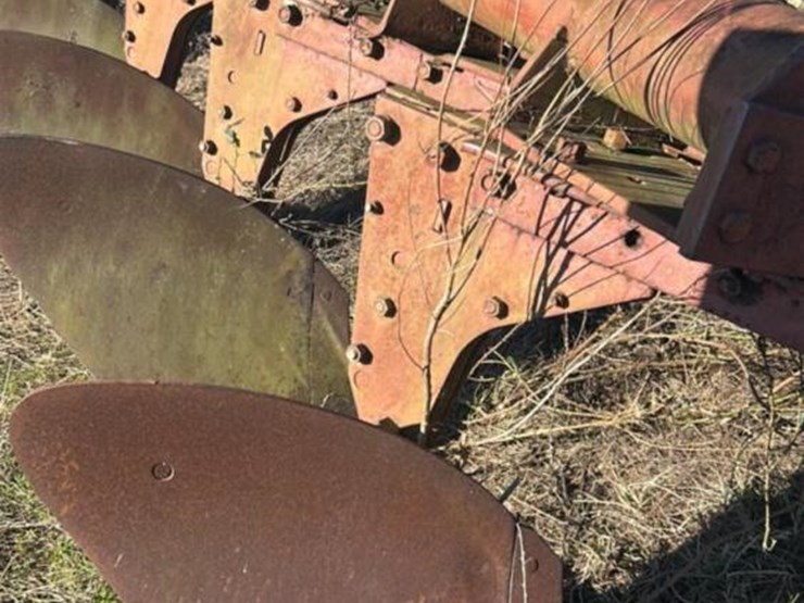 bottom-plow-image-11