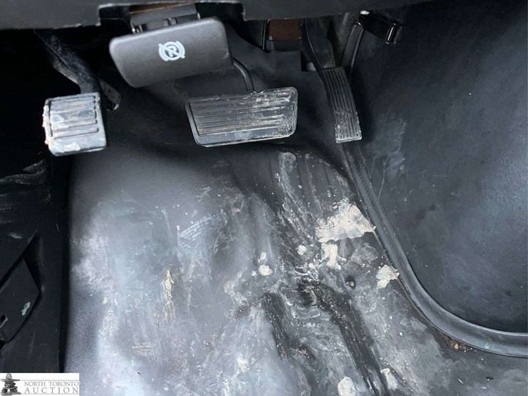 2017-chevrolet-express-s/a-ambulance-image-18