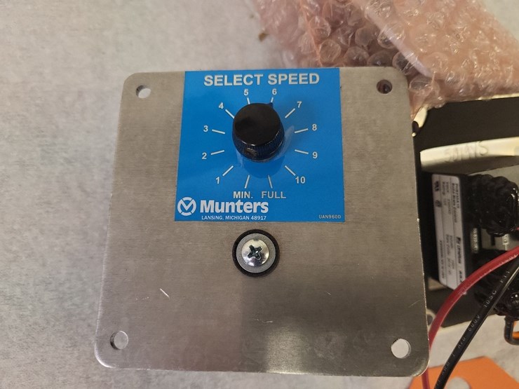 (3)-munters-7-amp-240-volt-ssc-select-speed-controllers---tag-#1211-image-3