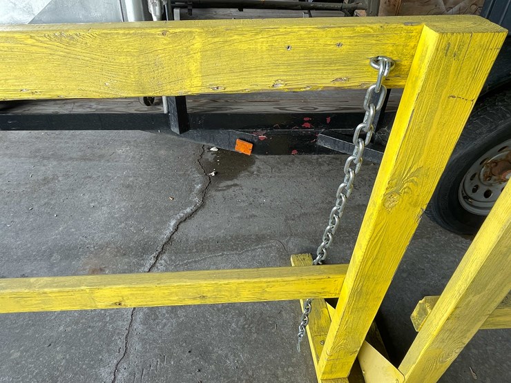 #2275-•-wooden-roof-entrance-safety-rail-image-5