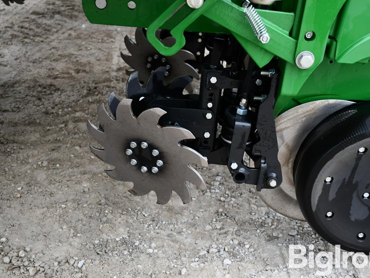 2023-john-deere-1775nt-image-15