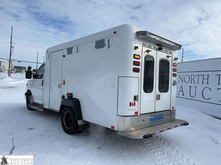 2017-chevrolet-express-s/a-ambulance-image-6