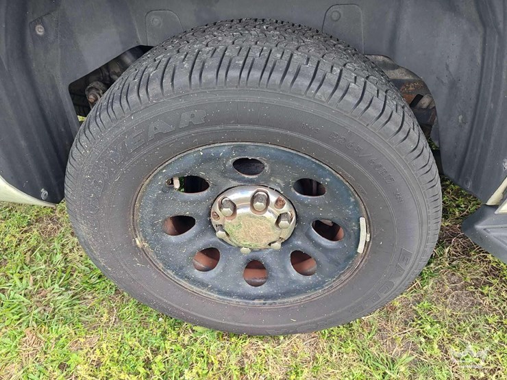 2012-chevrolet-tahoe-image-40