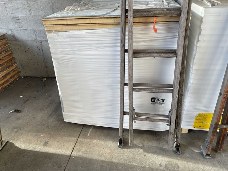 #2299-•-wooden-extension-ladder-image-5