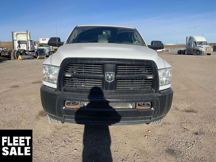 2012-dodge-3500-image-9