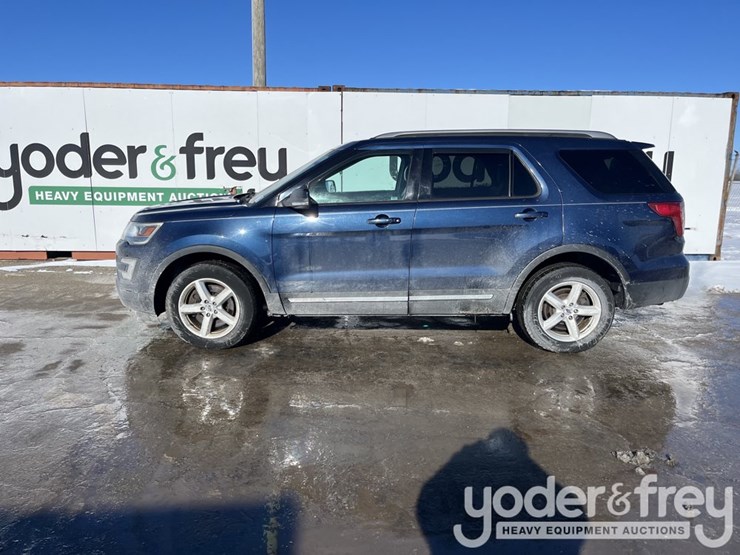 2016-ford-explorer-xlt-image-3