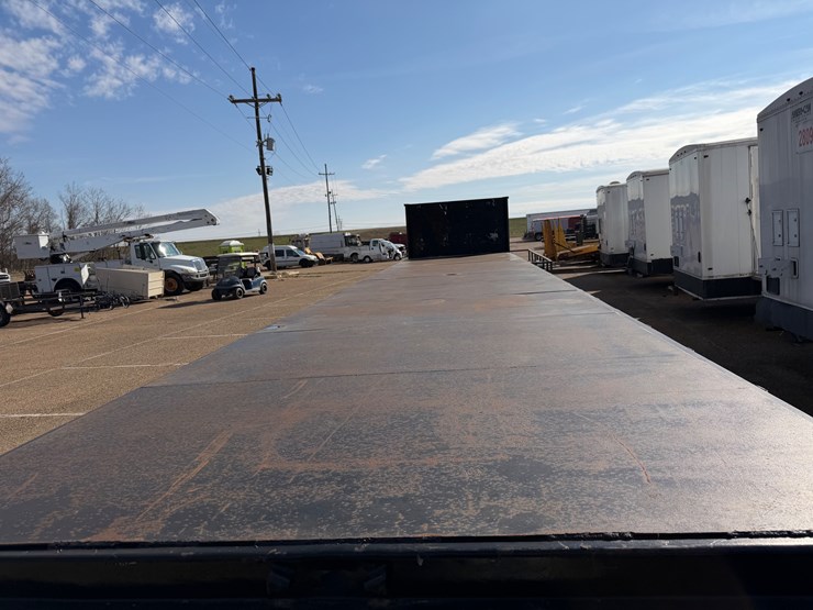 trailmobile-flatbed-image-2