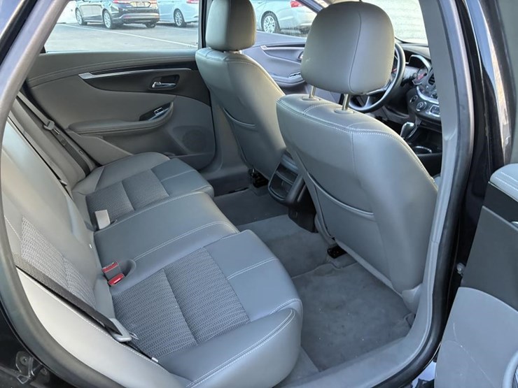 2019-chevrolet-impala-sedan-image-10