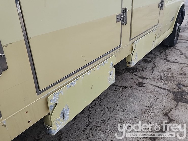 2015-gmc-savana-g4500-image-36