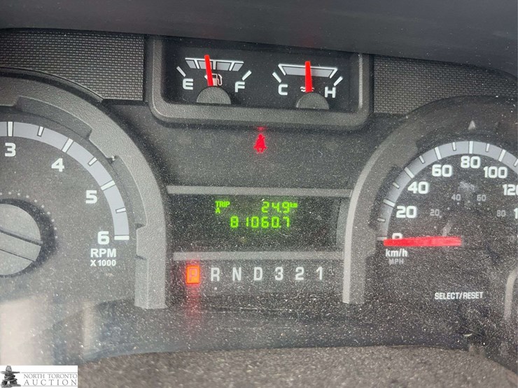 2009-ford-e-series-s/a-24-passenger-bus-image-18