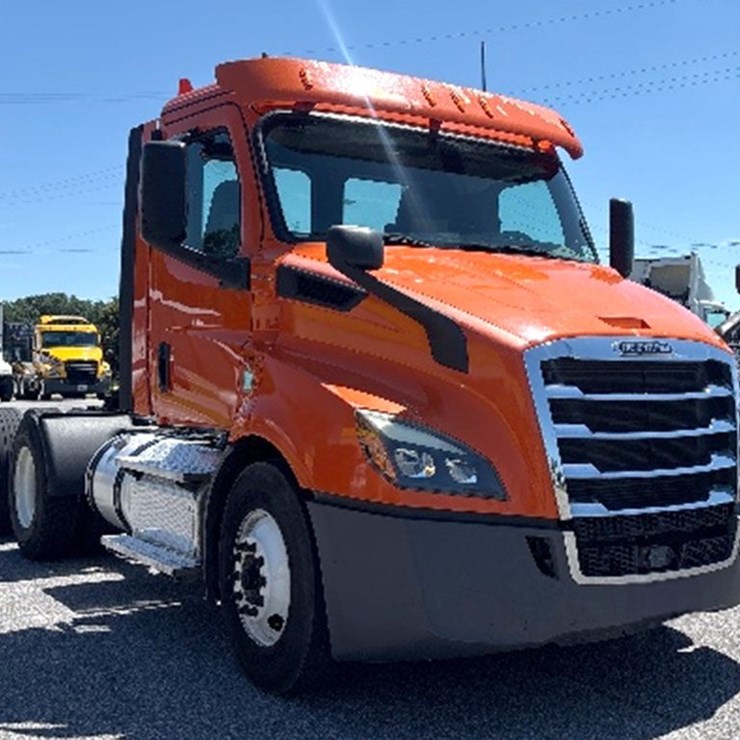 2019 FREIGHTLINER CASCADIA 116