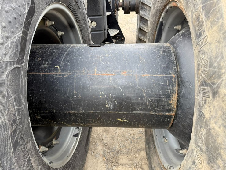 2015-case-ih-340-image-14