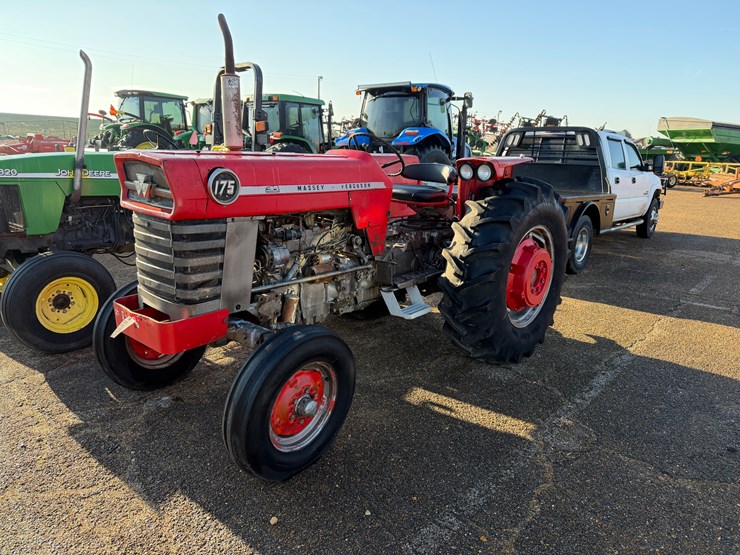 massey-ferguson-175-image-3