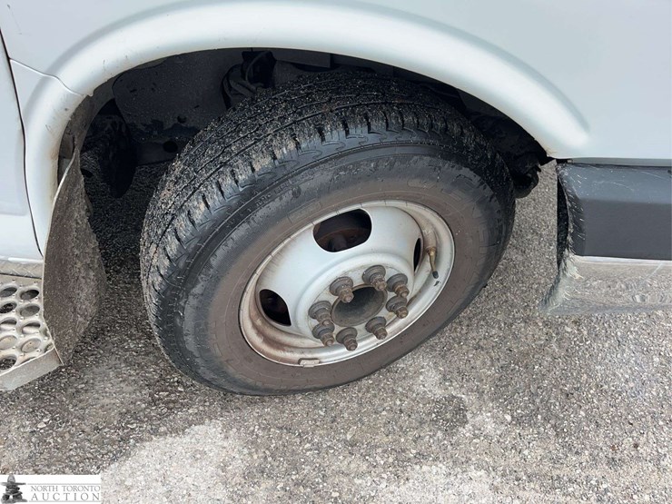 2016-chevrolet-express-g3500-image-12