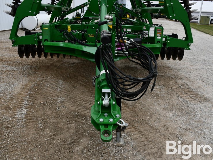 2020-john-deere-2660vt-image-10
