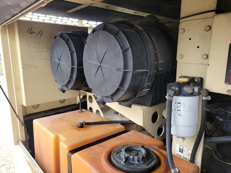 2004-ingersoll-rand-xp375-image-6