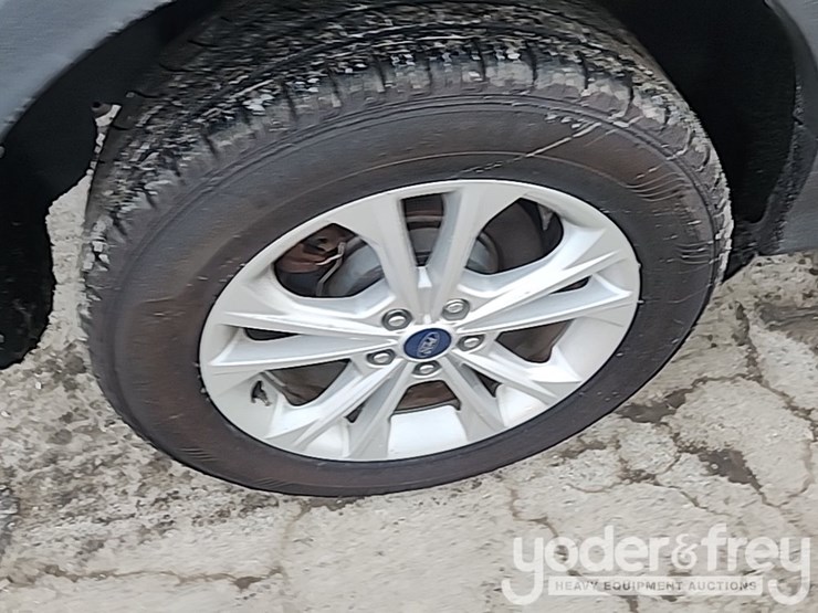 2017-ford-escape-image-10