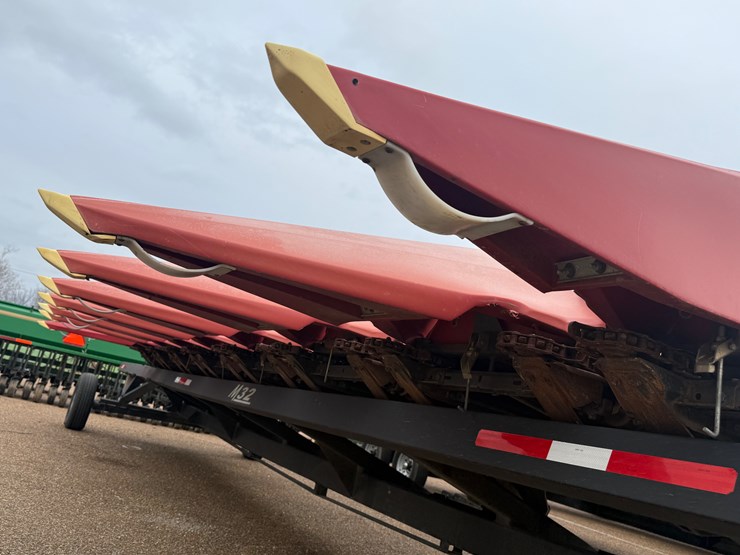 #7768-•-2008-drago-8r-corn-head-image-16