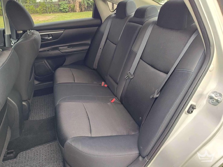 2017-nissan-altima-sedan-image-10