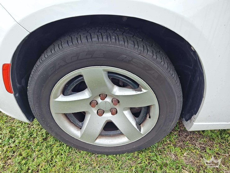 2018-dodge-charger-sedan-image-42