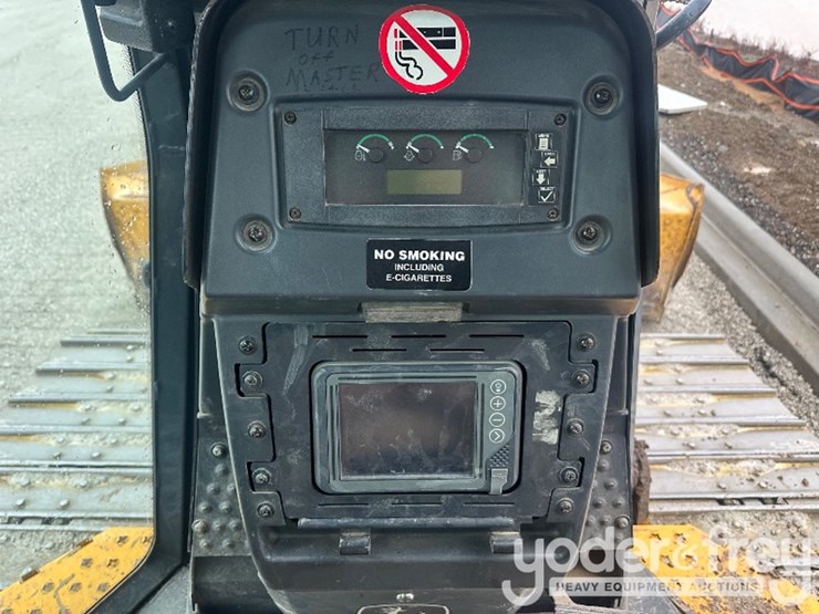 2016-deere-700k-lgp-image-20