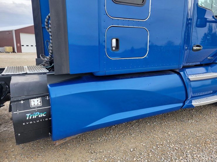 2020-kenworth-t680-image-21