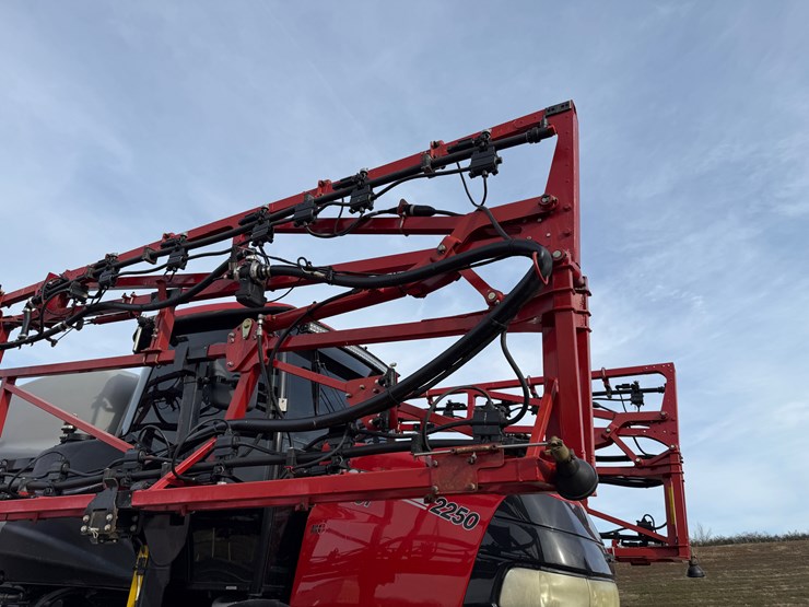 2019-case-ih-patriot-2250-image-25