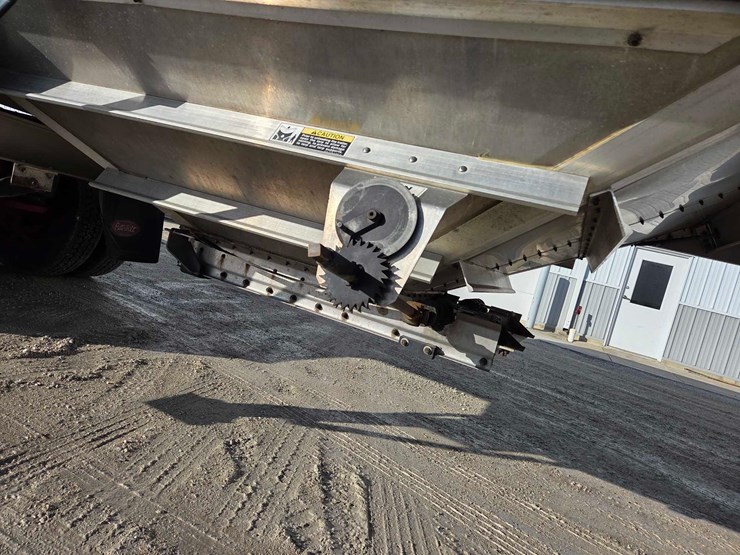 2011-wilson-hopper-bottom-image-32