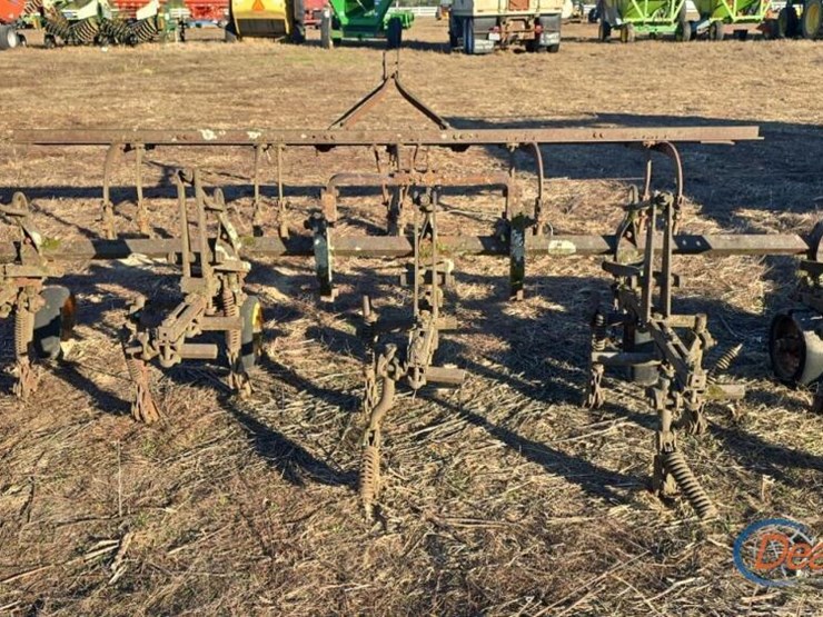 6-row-field-cultivator-image-3