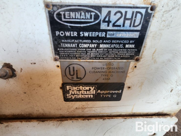 tennant-42hd-power-sweeper-image-18