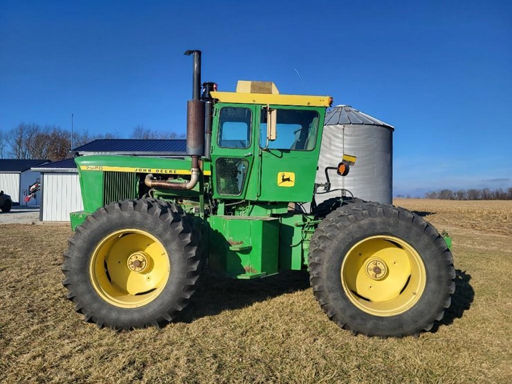 john-deere-7520-image-3