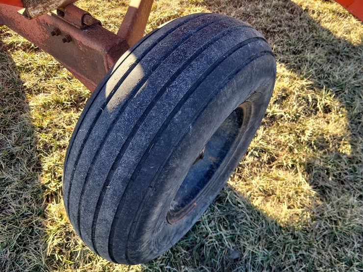 hopper-wagon-w/westendorf-running-gear-image-38