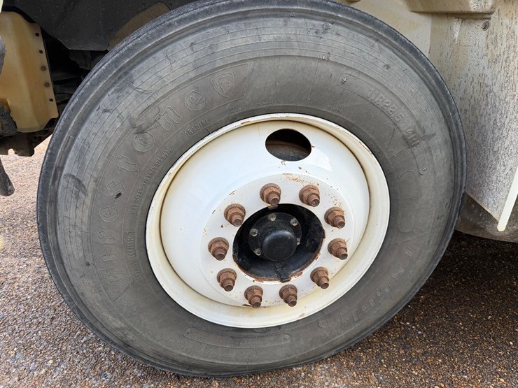 2018-international-durastar-4400-image-4