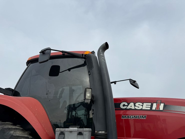 2015-case-ih-340-image-27